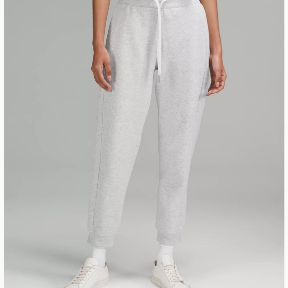 Lululemon Scuba High Rise Jogger - Picture 1 of 6